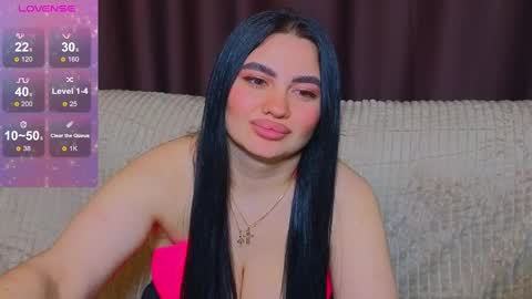 Snapshot of nikki_kardashian chatting on 03/08/25, 02:12 Nikki Kardashian online show from 03/08/25, 02:12