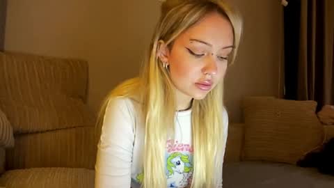 nicolette online show from 12/28/24, 06:40