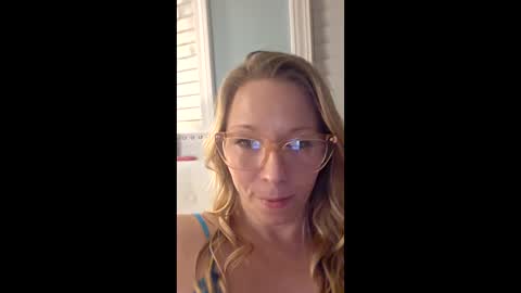 nikkib653466 online show from 02/25/26, 03:05