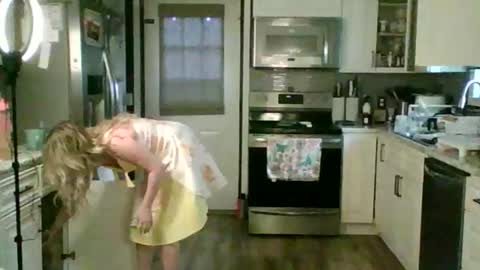 nikkib653466 online show from 03/02/26, 05:42