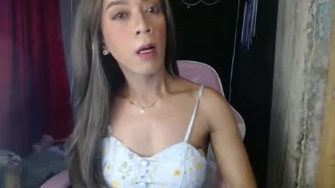 Snapshot of nikkie_dragon chatting on 01/27/25, 11:22 nikkie online show from 01/27/25, 11:22