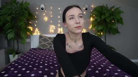 Snapshot of nikkigoldx chatting on 01/15/25, 02:13 Nikki online show from 01/15/25, 02:13