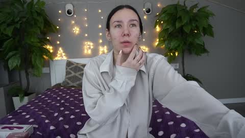 Snapshot of nikkigoldx chatting on 01/16/25, 09:05 Nikki online show from 01/16/25, 09:05