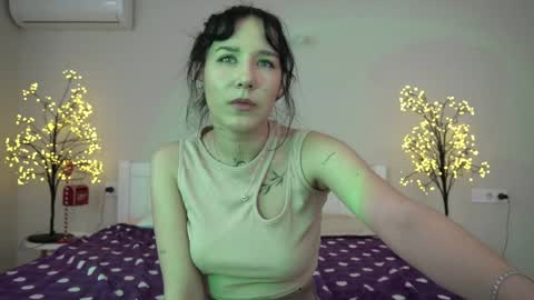 Snapshot of nikkigoldx chatting on 02/08/25, 01:54 Nikki online show from 02/08/25, 01:54