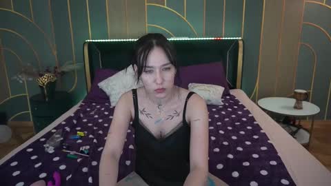 Snapshot of nikkigoldx chatting on 02/09/25, 04:07 Nikki online show from 02/09/25, 04:07