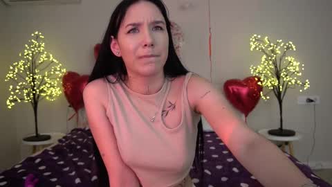 Snapshot of nikkigoldx chatting on 02/17/25, 05:43 Nikki online show from 02/17/25, 05:43