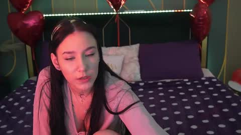 Snapshot of nikkigoldx chatting on 02/18/25, 02:49 Nikki online show from 02/18/25, 02:49