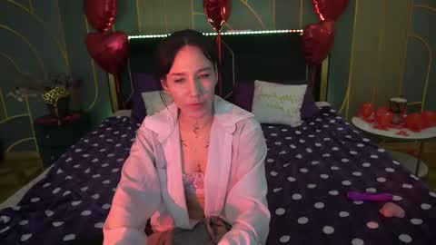 Snapshot of nikkigoldx chatting on 02/19/25, 11:57 Nikki online show from 02/19/25, 11:57