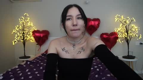Snapshot of nikkigoldx chatting on 02/26/25, 08:22 Nikki online show from 02/26/25, 08:22