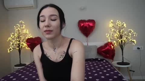 Snapshot of nikkigoldx chatting on 03/03/25, 01:42 Nikki online show from 03/03/25, 01:42