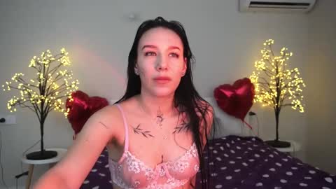 Snapshot of nikkigoldx chatting on 03/08/25, 04:28 Nikki online show from 03/08/25, 04:28