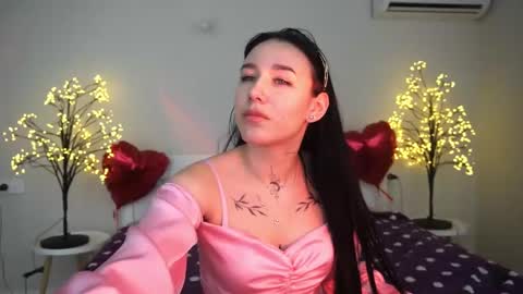 Snapshot of nikkigoldx chatting on 03/08/25, 07:31 Nikki online show from 03/08/25, 07:31