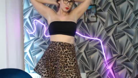 Snapshot of nikkikiss___ chatting on 05/15/26, 11:56 nikkikiss___ online show from 05/15/26, 11:56