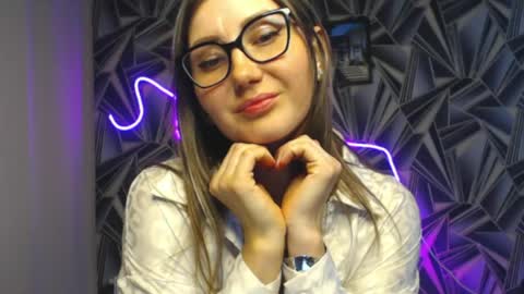 Snapshot of nikkikiss___ chatting on 05/16/26, 03:22 nikkikiss___ online show from 05/16/26, 03:22