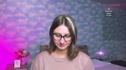 nikkikiss___ online show from 07/17/26, 02:29