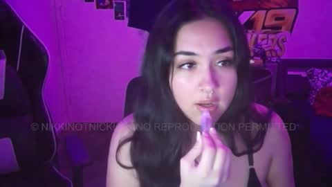 Snapshot of nikkinotnicki00 chatting on 12/21/25, 11:06 Nikkinotnicki00 online show from 12/21/25, 11:06
