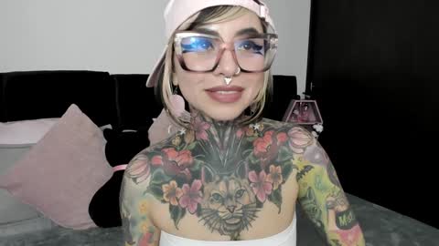 Nikki Ramone   online show from 01/14/25, 05:56