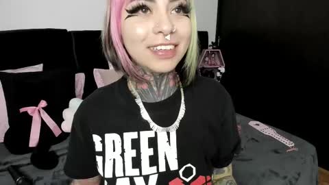 Nikki Ramone   online show from 02/11/25, 09:42