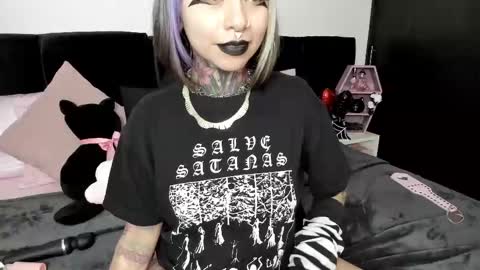 Nikki Ramone   online show from 03/12/25, 08:30