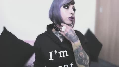 Nikki Ramone   online show from 09/16/25, 11:00