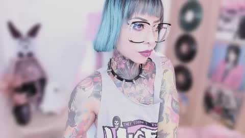 Snapshot of nikkiramone chatting on 03/10/26, 10:20 Nikki Ramone online show from 03/10/26, 10:20