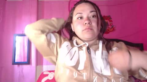 Snapshot of nikkirous_ chatting on 01/10/26, 01:13 Nikkirous online show from 01/10/26, 01:13