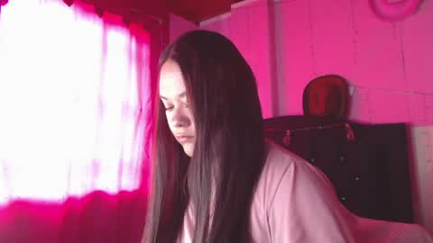 Snapshot of nikkirous_ chatting on 04/18/26, 03:05 Nikkirous online show from 04/18/26, 03:05