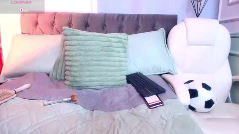 Nikita online show from 10/03/25, 07:44