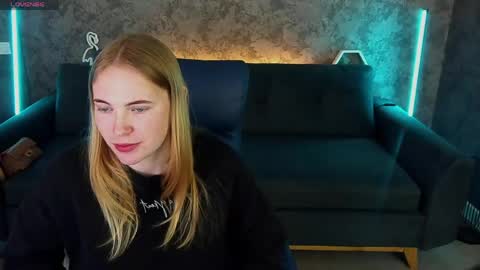 nikkyreyyy online show from 05/15/26, 07:04