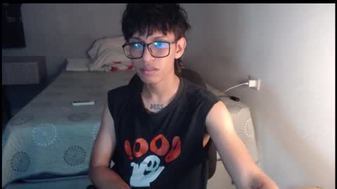 niklaus_wolf online show from 09/09/25, 01:49