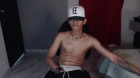 niklaus_wolf online show from 09/27/25, 02:38