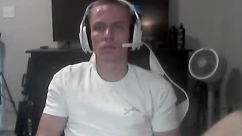 Snapshot of nikolai_russian_daddy chatting on 07/20/26, 04:42 nikolai_russian_daddy online show from 07/20/26, 04:42