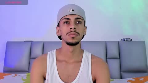 Snapshot of nikolay_dimitrov chatting on 12/17/25, 06:47 online show from 12/17/25, 06:47