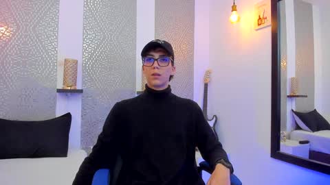 Snapshot of nikolay_gregori chatting on 01/01/25, 03:45 online show from 01/01/25, 03:45