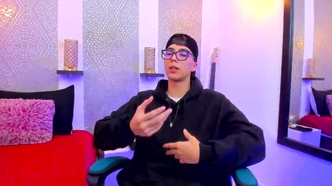 Snapshot of nikolay_gregori chatting on 01/17/25, 04:28 online show from 01/17/25, 04:28