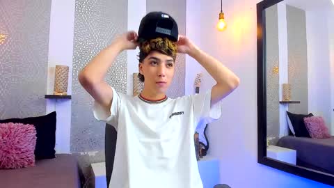 Snapshot of nikolay_gregori chatting on 01/21/25, 04:21 online show from 01/21/25, 04:21