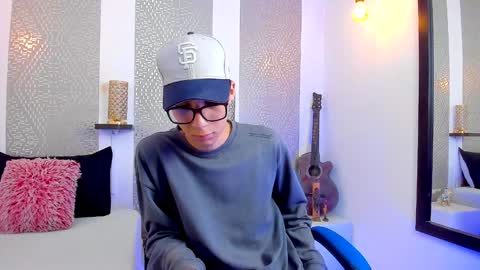 Snapshot of nikolay_gregori chatting on 01/27/25, 04:09 online show from 01/27/25, 04:09