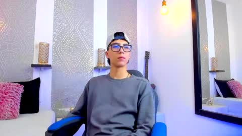 Snapshot of nikolay_gregori chatting on 01/27/25, 07:14 online show from 01/27/25, 07:14