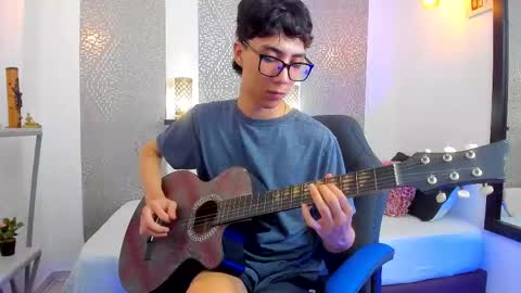 Snapshot of nikolay_gregori chatting on 02/10/25, 07:15 online show from 02/10/25, 07:15