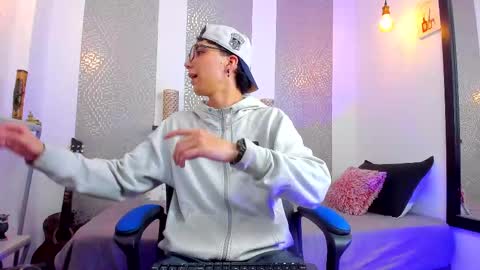 Snapshot of nikolay_gregori chatting on 02/11/25, 10:26 online show from 02/11/25, 10:26