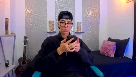 Snapshot of nikolay_gregori chatting on 02/18/25, 04:37 online show from 02/18/25, 04:37