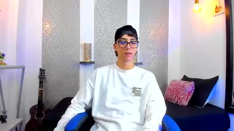 Snapshot of nikolay_gregori chatting on 02/20/25, 04:18 online show from 02/20/25, 04:18