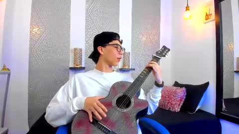 Snapshot of nikolay_gregori chatting on 02/20/25, 07:23 online show from 02/20/25, 07:23