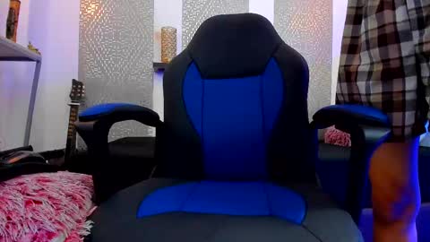 Snapshot of nikolay_gregori chatting on 02/20/25, 10:27 online show from 02/20/25, 10:27