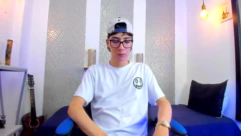 Snapshot of nikolay_gregori chatting on 02/23/25, 07:22 online show from 02/23/25, 07:22