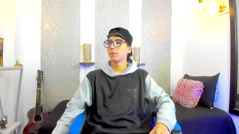 Snapshot of nikolay_gregori chatting on 03/02/25, 03:45 online show from 03/02/25, 03:45