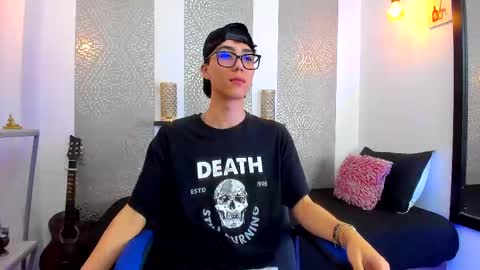 Snapshot of nikolay_gregori chatting on 03/06/25, 07:14 online show from 03/06/25, 07:14