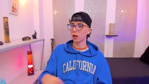 Snapshot of nikolay_gregori chatting on 09/10/25, 04:12 online show from 09/10/25, 04:12