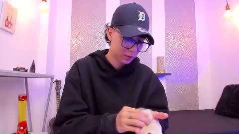 Snapshot of nikolay_gregori chatting on 09/22/25, 04:14 online show from 09/22/25, 04:14