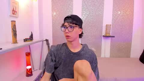 Snapshot of nikolay_gregori chatting on 09/29/25, 04:39 online show from 09/29/25, 04:39